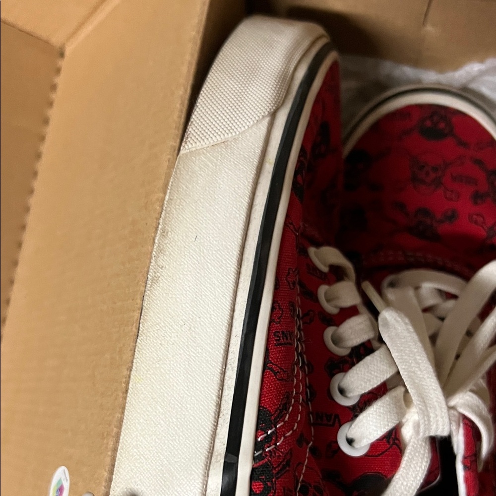 Vans Red Skull Pattern Shoes - Picture 4 of 8